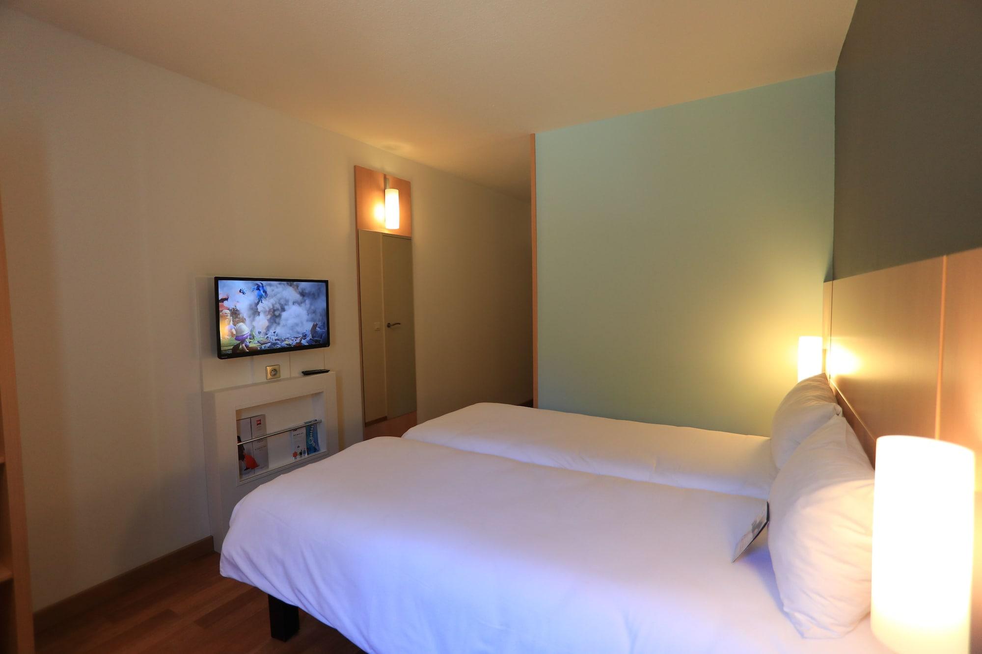 Ibis Aurillac Exterior photo