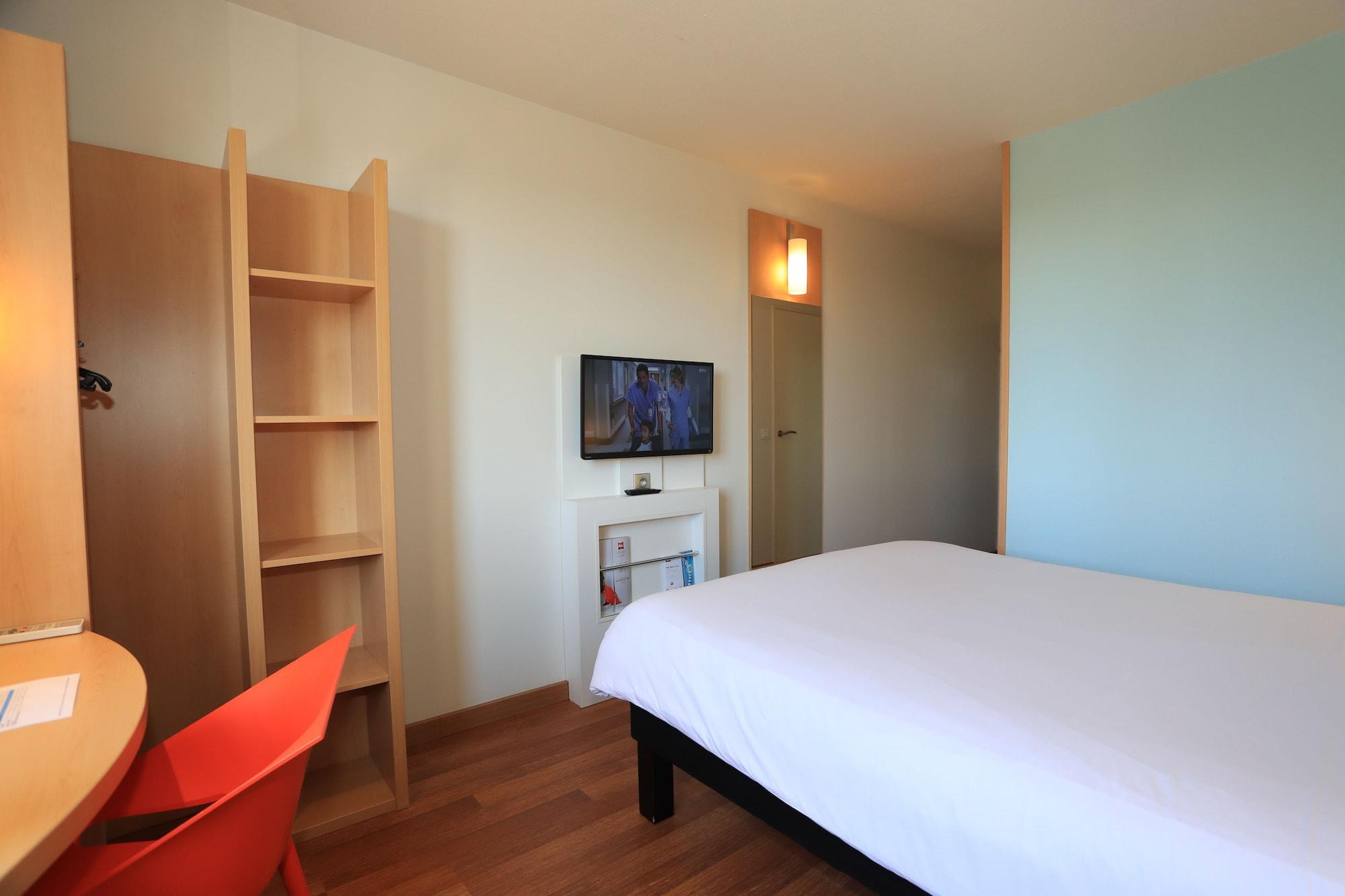 Ibis Aurillac Exterior photo