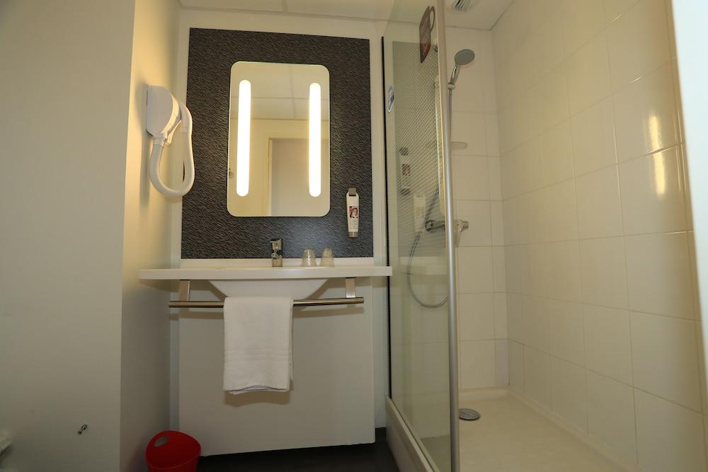 Ibis Aurillac Exterior photo