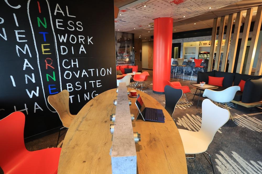 Ibis Aurillac Exterior photo