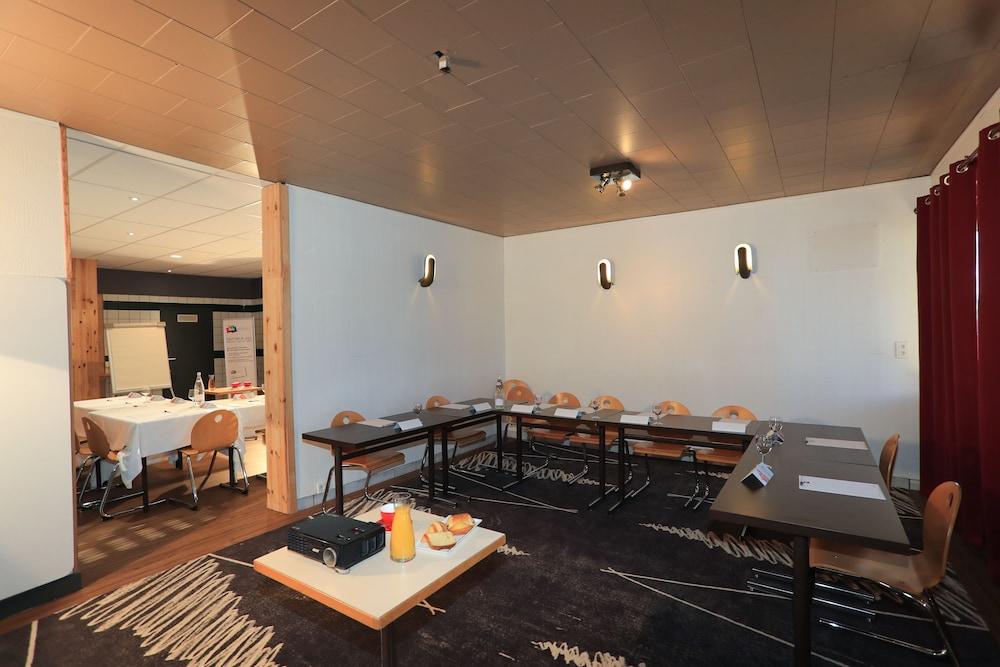 Ibis Aurillac Exterior photo