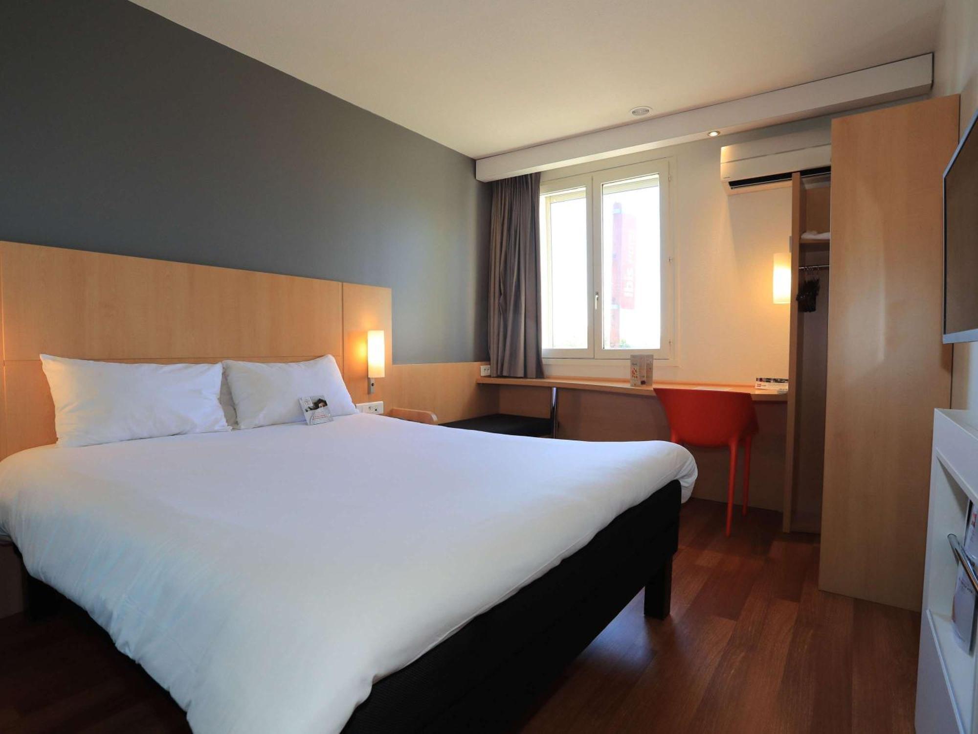 Ibis Aurillac Exterior photo