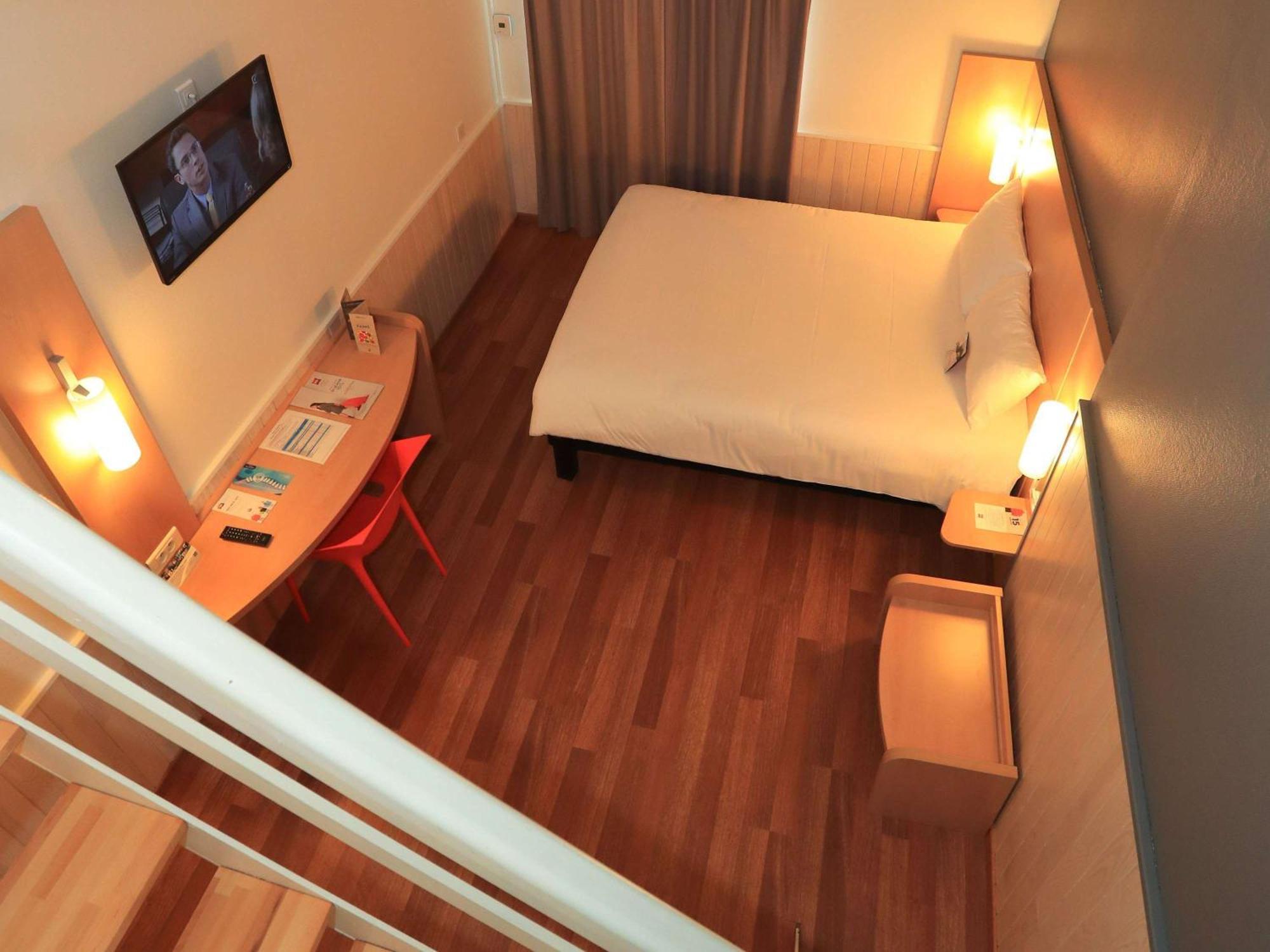 Ibis Aurillac Exterior photo