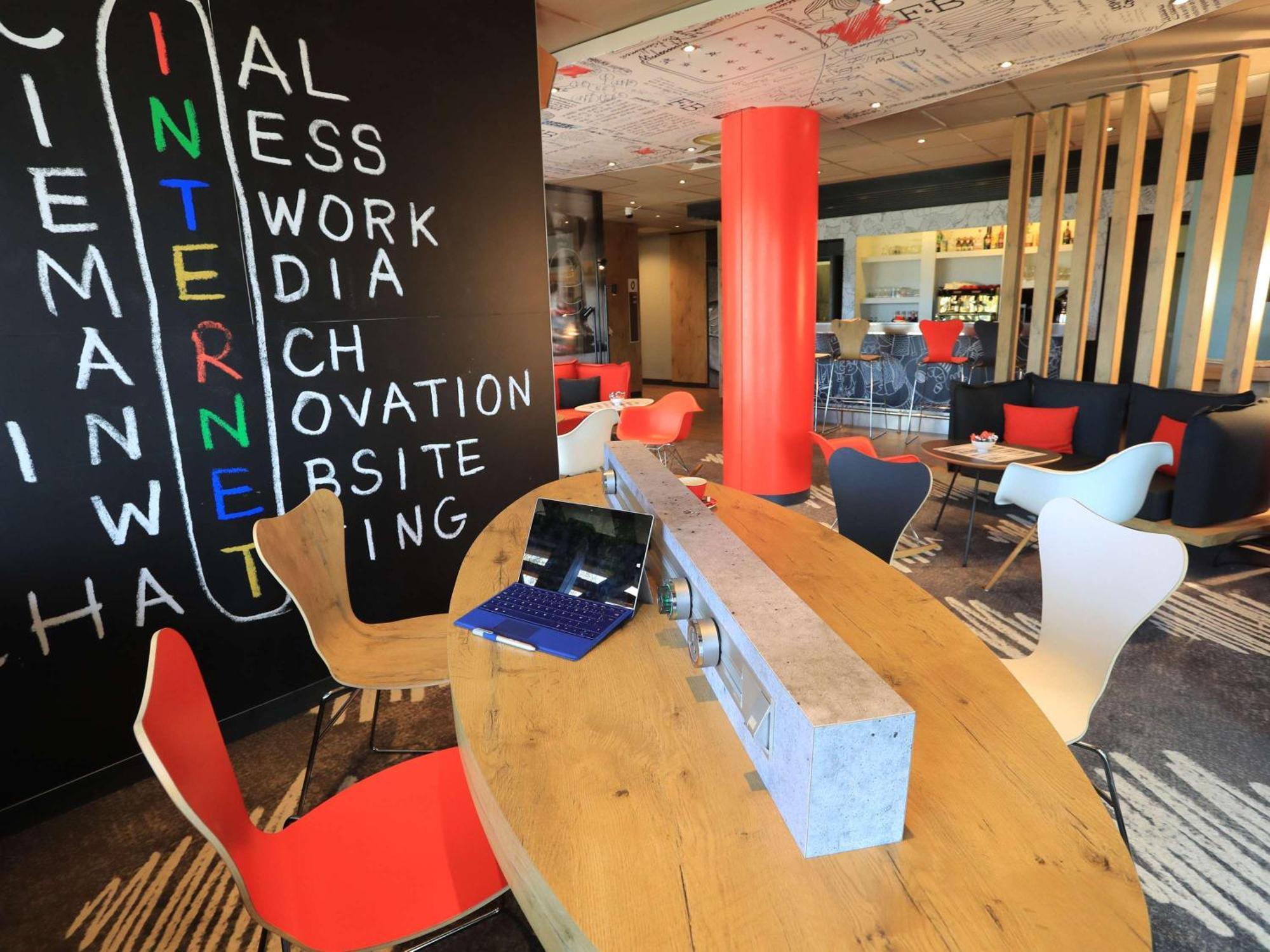 Ibis Aurillac Exterior photo