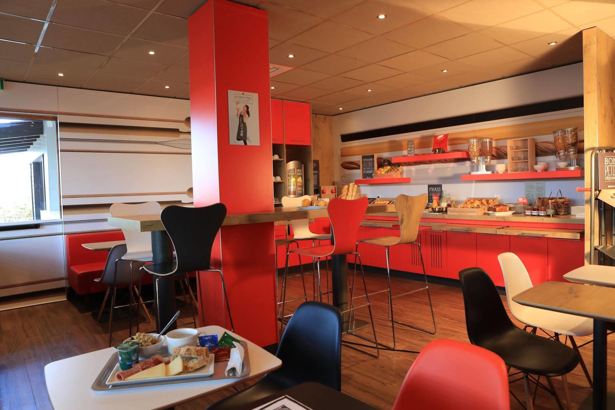 Ibis Aurillac Exterior photo